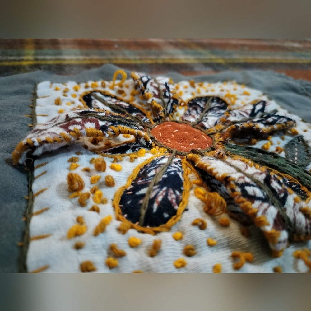 Slow Stitch 3D Flower - Picture 2 of 6